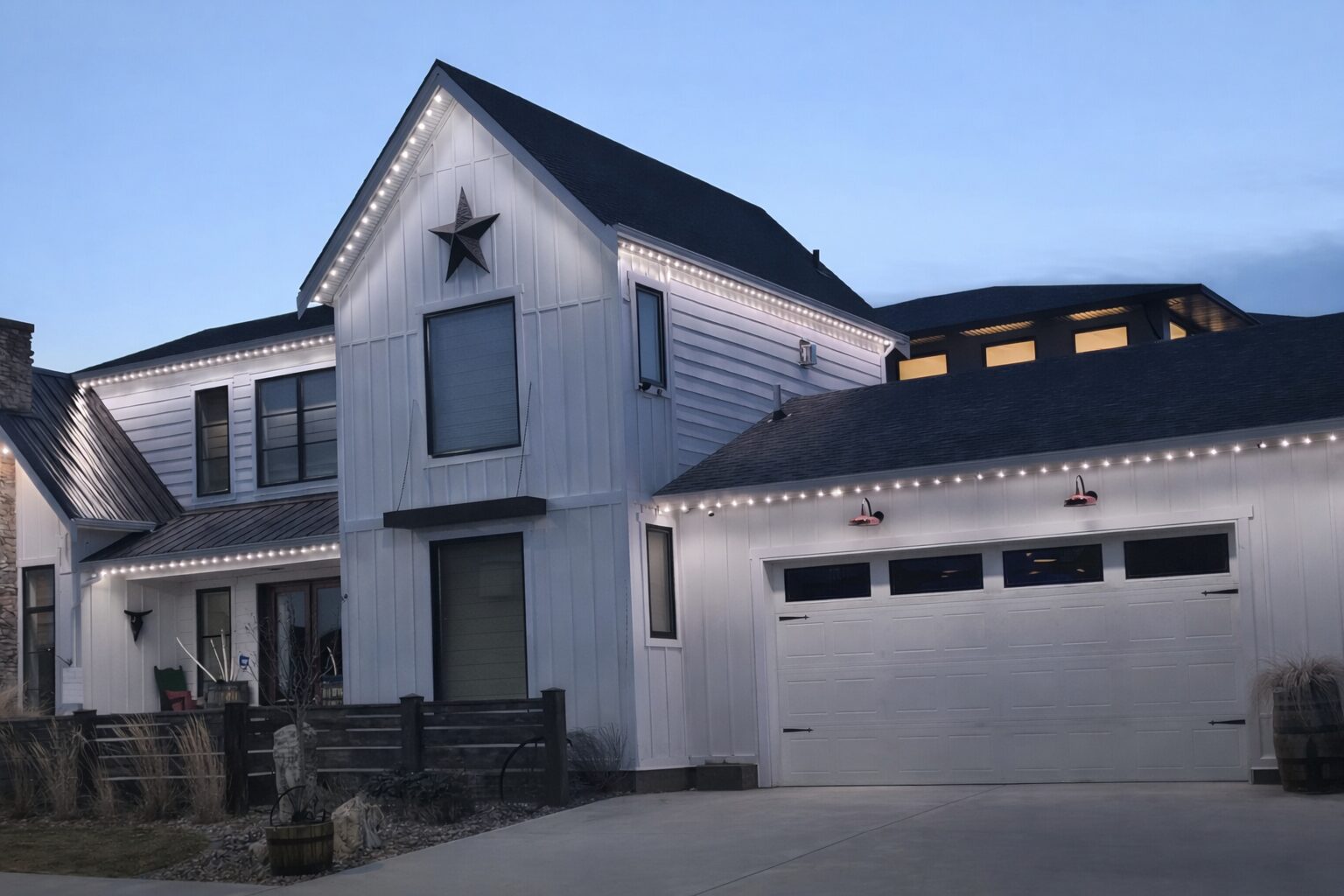 Permanent LED lighting on an Austin home in security mode — Zeus Illumination