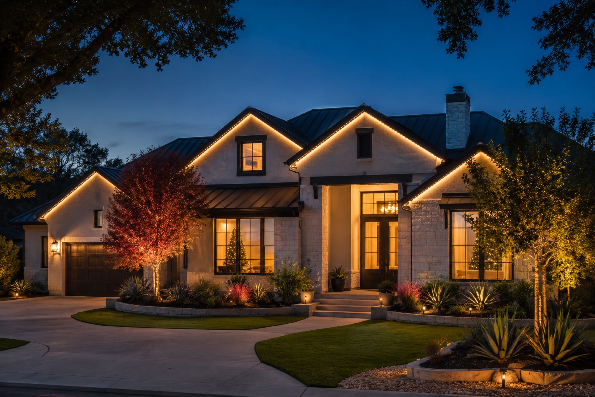 Year-Round Roofline Lighting Ideas for Austin, TX Homes (It’s Not Just for the Holidays)
